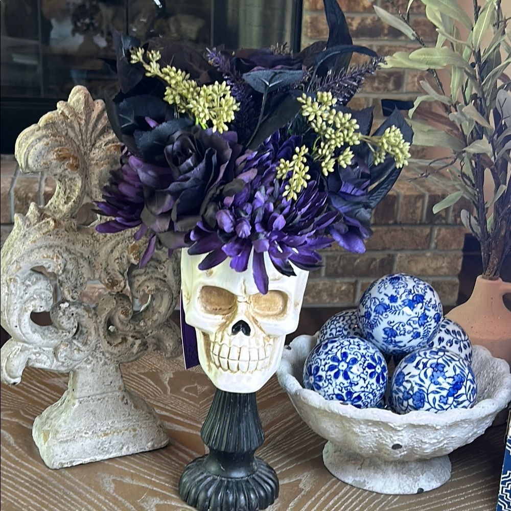 NEW! Romantic Gothic Topiary Skull Vase Purple Halloween Faux Floral Centerpiece